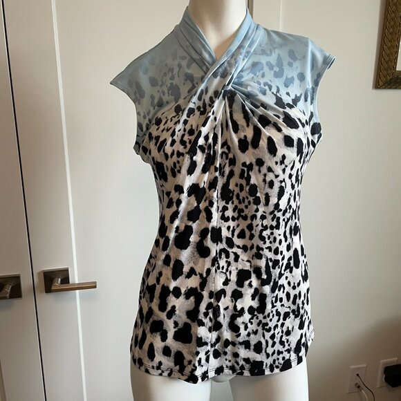 Calvin Klein Cap Slv Twist Neckline Animal Print Poly Blend Top Blue Blk Wht S - Picture 13 of 13